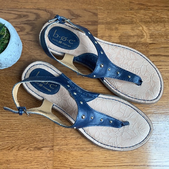 boc navy sandals